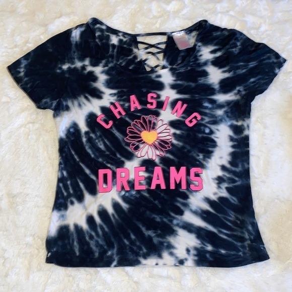 No Boundaries Tops - Tie Dye Graphic Shirt